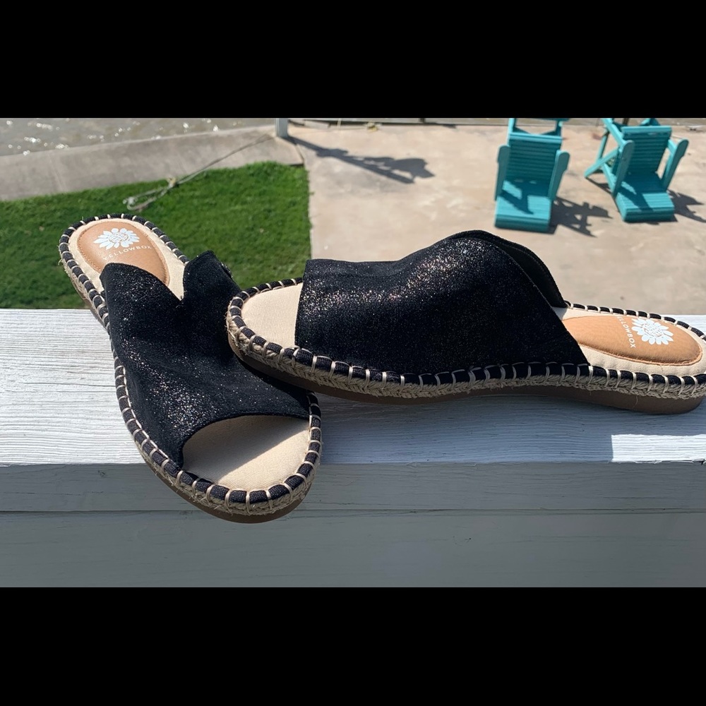 Yellow box Loraine Black Sandals